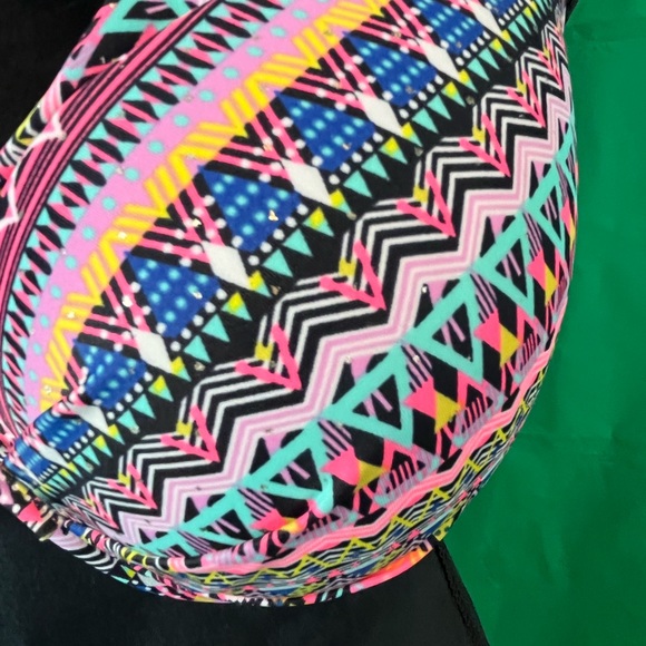 Stylable, multiple-colour (pink, black, blue, yellow, teal and white) Bikini Top - Picture 2 of 11